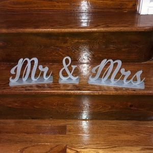 Mr and Mrs Dias table sign